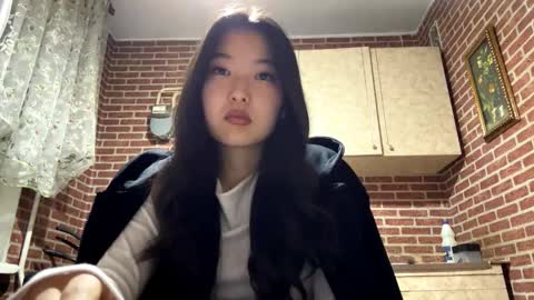 Emma online show from October 6, 2:25 pm