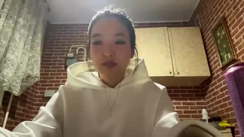 Emma online show from November 20, 1:11 pm