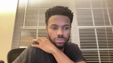 denzelsausaugeton69 online show from May 3, 5:13 am