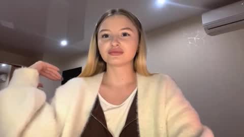 Vi  Victoria online show from October 12, 2:38 pm