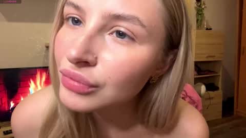 Vi  Victoria online show from November 10, 3:44 pm