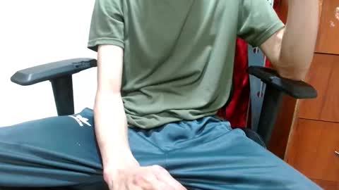 dereck online show from December 20, 9:27 am