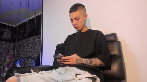 Dereck Boy online show from April 5, 2:09 am