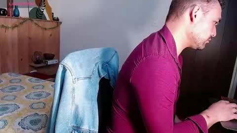 Snapshot of dereck_mills3 chatting on January 13, 2:39 am Dereck Mills3 online show from January 13, 2:39 am