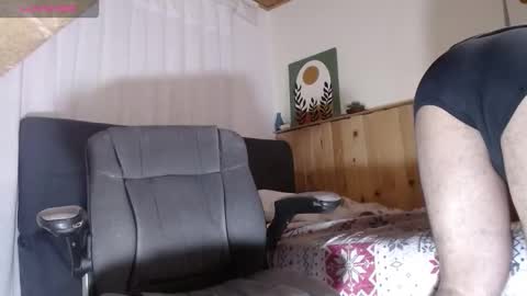 Snapshot of dereck_mills3 chatting on February 8, 2:37 am Dereck Mills3 online show from February 8, 2:37 am