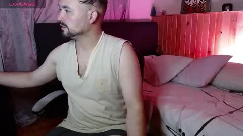 Snapshot of dereck_mills3 chatting on February 24, 3:04 am Dereck Mills3 online show from February 24, 3:04 am