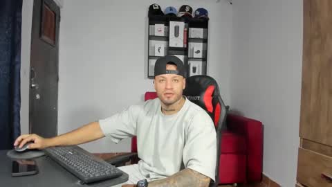 dereckgreen online show from February 7, 4:06 am