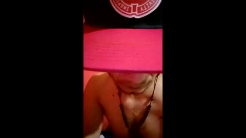 Snapshot of dereckortizarnold chatting on December 18, 9:26 am dereckortizarnold online show from December 18, 9:26 am