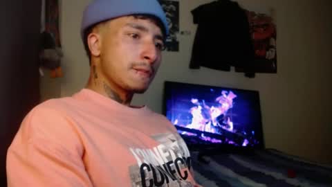 Snapshot of derek_devil24 chatting on June 2, 7:43 am Derek online show from June 2, 7:43 am