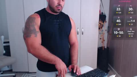 Snapshot of derek_group chatting on June 1, 7:48 pm Derek online show from June 1, 7:48 pm