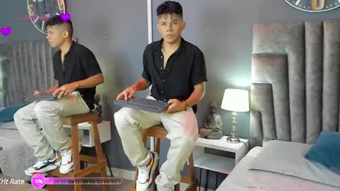 Derek Hussain online show from December 22, 11:11 am