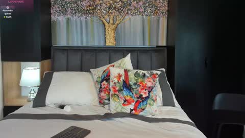 Derek Hussain online show from January 4, 2:14 am