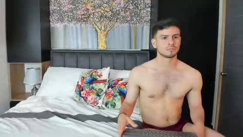 Derek Hussain online show from January 4, 10:45 pm