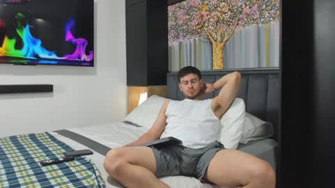 Derek Hussain online show from January 22, 1:53 am