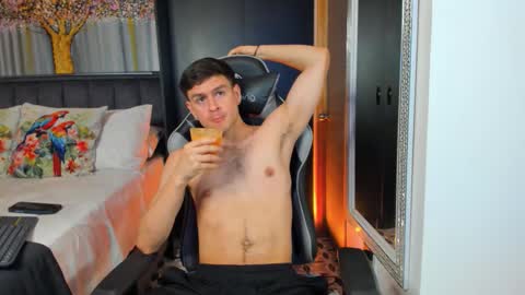 Derek Hussain online show from September 19, 1:40 am