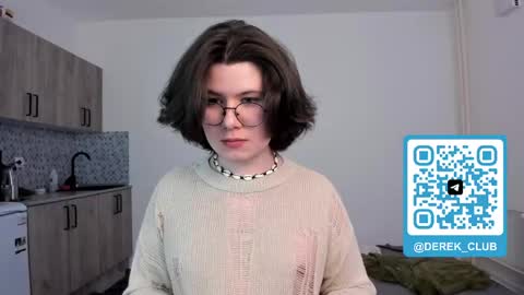 Derek online show from April 19, 8:55 pm