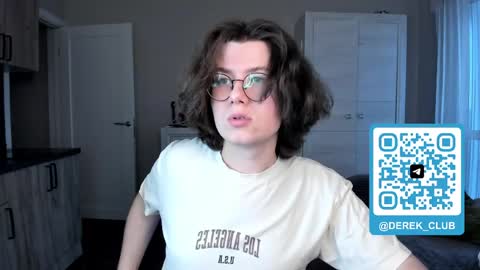 Snapshot of derek_shameless chatting on April 25, 4:26 pm Derek online show from April 25, 4:26 pm