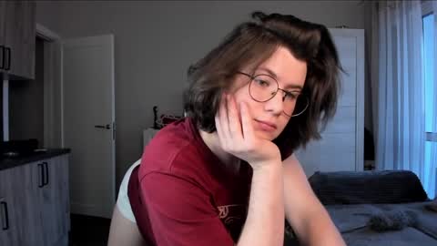 Snapshot of derek_shameless chatting on April 27, 5:33 pm Derek online show from April 27, 5:33 pm