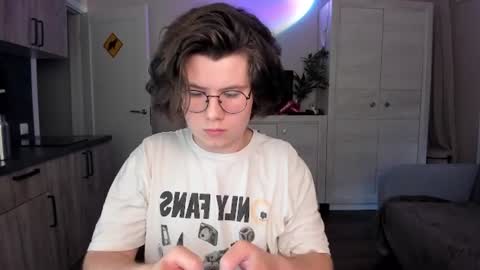 Snapshot of derek_shameless chatting on June 25, 6:34 pm Derek online show from June 25, 6:34 pm