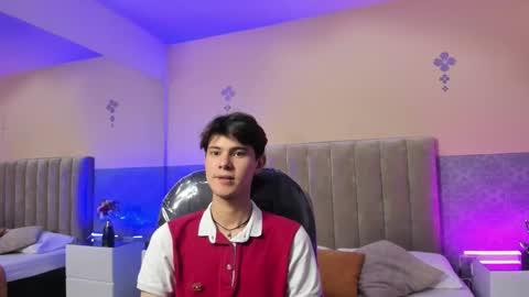 derek_sinn online show from March 16, 9:08 pm