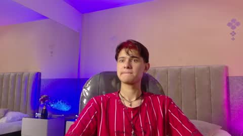 derek_sinn online show from March 31, 7:58 pm