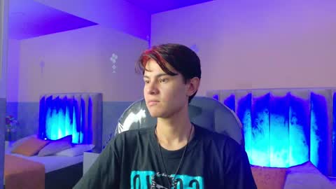 derek_sinn online show from May 23, 9:08 pm