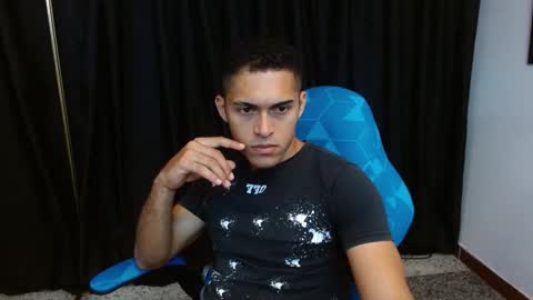 D E R E K online show from December 17, 1:06 pm