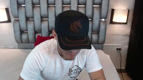 D E R E K online show from April 17, 12:30 pm