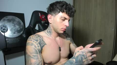 derekmuller11 online show from March 28, 12:43 am