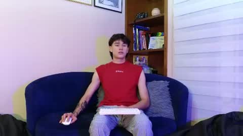 Derek online show from June 10, 1:28 am