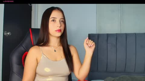 derly_cuervo703031 online show from May 18, 6:14 pm