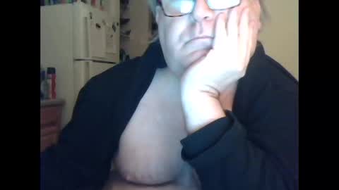 Snapshot of derrickkearley2055 chatting on November 30, 8:18 am derrickkearley2055 online show from November 30, 8:18 am