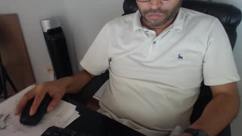 Snapshot of derrik_ chatting on January 20, 6:10 pm online show from January 20, 6:10 pm