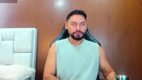 DerryBigger CM online show from October 30, 2:18 pm