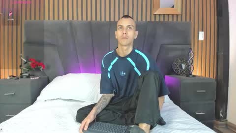 derrymeyers online show from November 3, 4:14 am