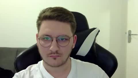 Snapshot of dervechi chatting on November 28, 7:49 pm dervechi online show from November 28, 7:49 pm