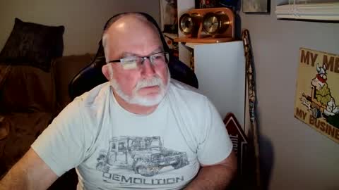 Snapshot of desertknight56 chatting on March 8, 3:17 am D K online show from March 8, 3:17 am