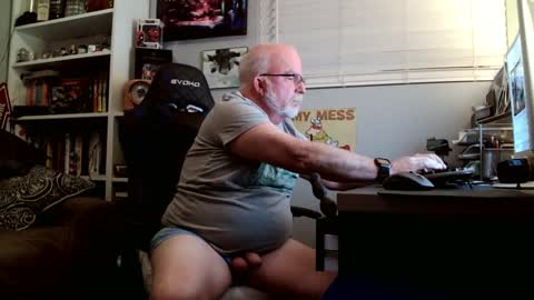 Snapshot of desertknight56 chatting on September 16, 2:12 am D K online show from September 16, 2:12 am