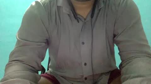 Snapshot of desiguylund chatting on February 7, 6:33 pm desiguylund online show from February 7, 6:33 pm
