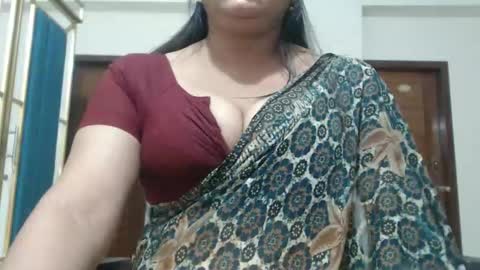 Snapshot of desimaisa130 chatting on April 27, 4:16 pm Maisa online show from April 27, 4:16 pm