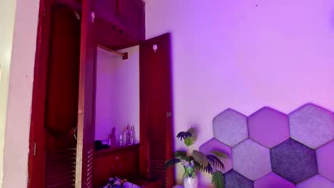 TORI AND MR. BEAR online show from March 9, 6:34 pm