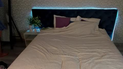 Gill online show from March 12, 1:12 am