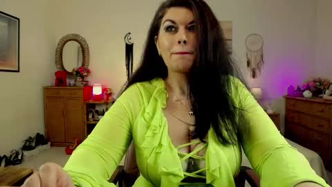 HellenMoon online show from March 13, 9:05 am