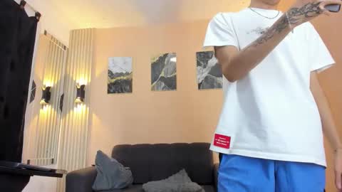 desiresofolympus_ online show from April 20, 8:32 pm