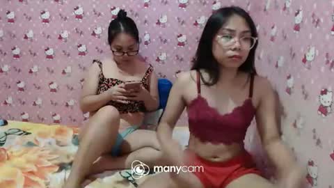 Snapshot of desiring4u chatting on May 10, 10:42 am Lovie online show from May 10, 10:42 am