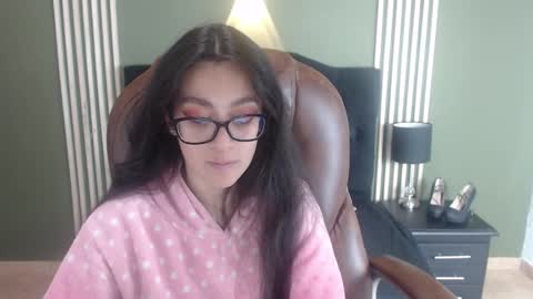 Desiring Angel online show from December 12, 9:58 pm