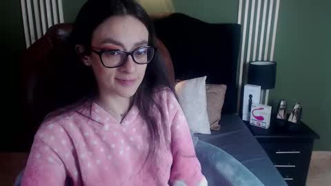 Desiring Angel online show from December 14, 12:33 pm