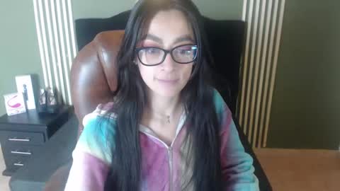 Desiring Angel online show from December 18, 4:39 pm