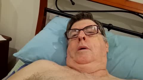 Desmon1958 online show from April 9, 8:36 pm