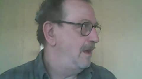 Snapshot of destelp chatting on April 29, 6:25 pm destelp online show from April 29, 6:25 pm